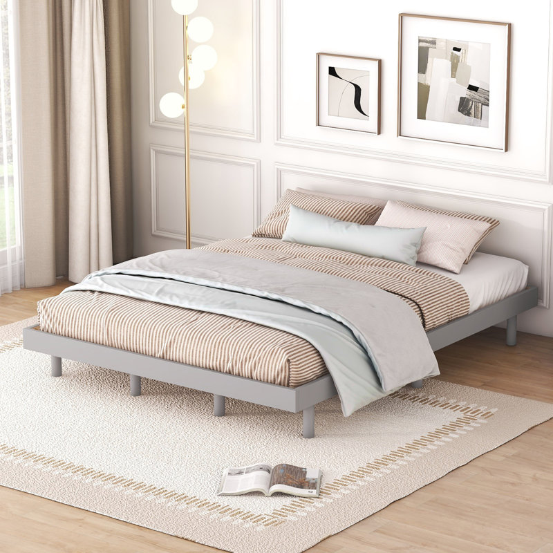 Cadre de grand lit gris - Design flottant pour une chambre à coucher moderne avec des pieds élégants et élégants en bois d'hévéa