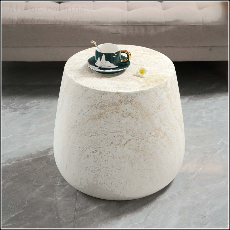 Table d'appoint fuselée en oxyde de magnésium Light Travertine
