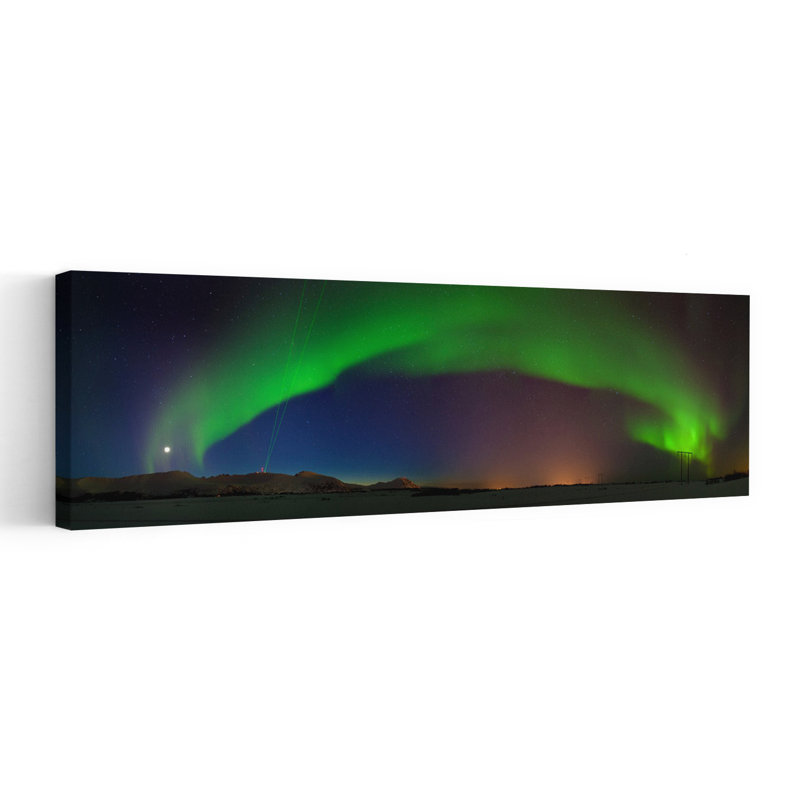 «Vibrant Northern Lights Dramatic Serene Vibrant Landscape Winter», art mural, H 60 po x l 20 po