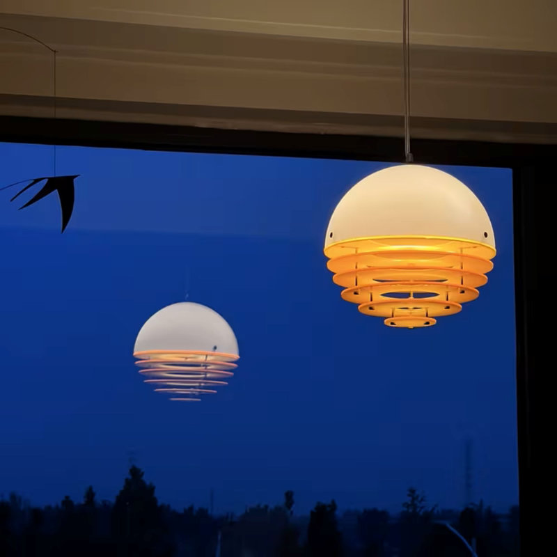 Luminaire suspendu moderne semi-encastré rétro avec lueur orange coucher de soleil - lampe en acrylique, îlot d'ambiance chaleureux et salle à manger, source de lumière à bouton (incluse), conception facile à nettoyer