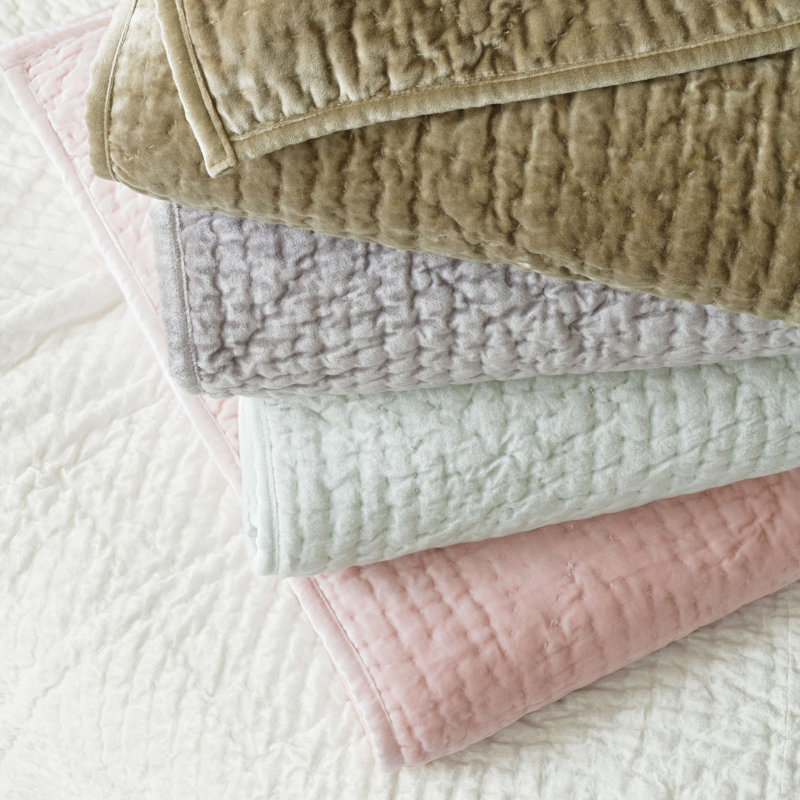 Parisienne Velvet Quilt, Full/Queen Quilt, Gray