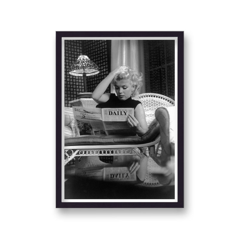 Marilyn Monroe Reading Motion Picture Daily 1 - Single Picture Frame Print
