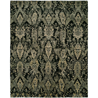 Floral Area Rug in Black/Green