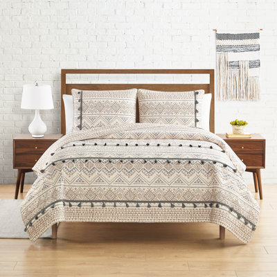 DESIGN STUDIO Nevada Tribal Tan 3-Piece Microfiber Quilt Set with Tassels