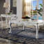 Table de bout carrée avec motifs floraux en relief, sans rangement, plateau festonné en bois à décor transitionnel, blanc os, élément de rangement optionnel
