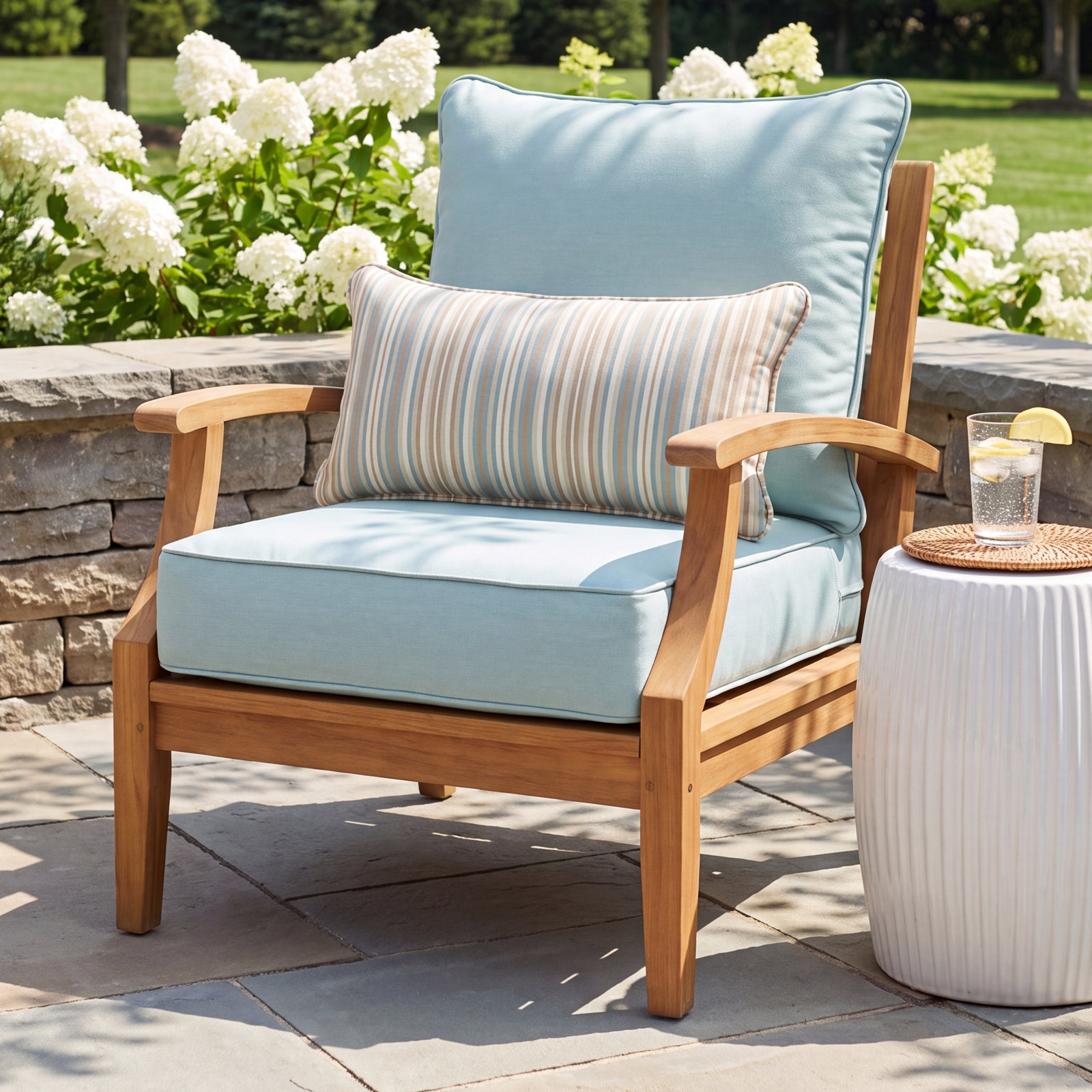 Outdoor Lounge Chair