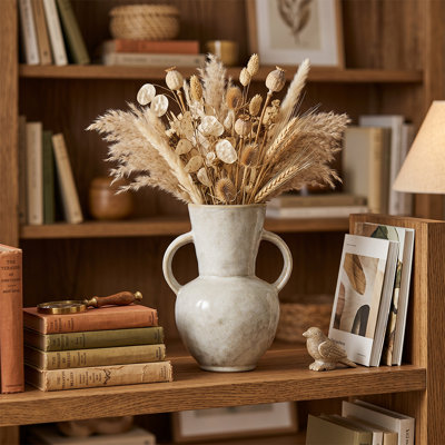 Vase en céramique blanc avec poignées, décor de maison de campagne rustique