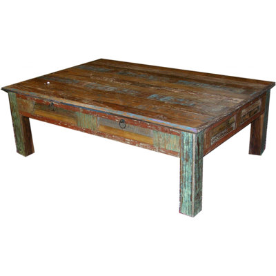 Table basse carrée en bois patiné