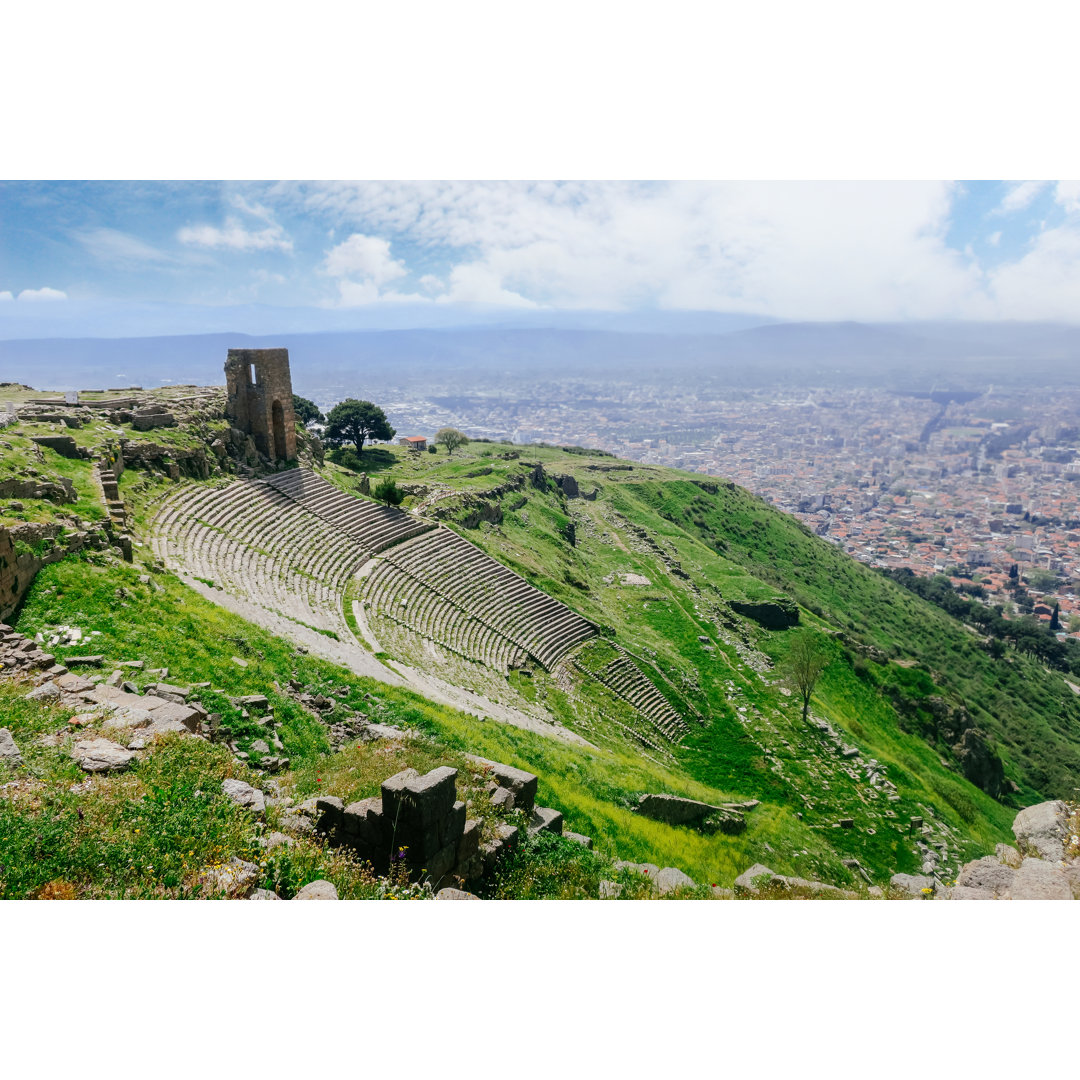 Ruine Römisches Amphitheater von Kattiyaearn - Leinwandfoto