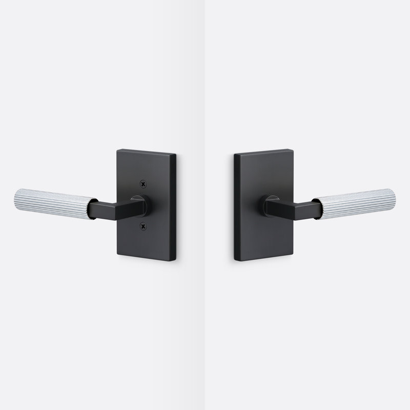 Rosace de passage Levanto, poignée droite moletée, Noir mat / chrome poli