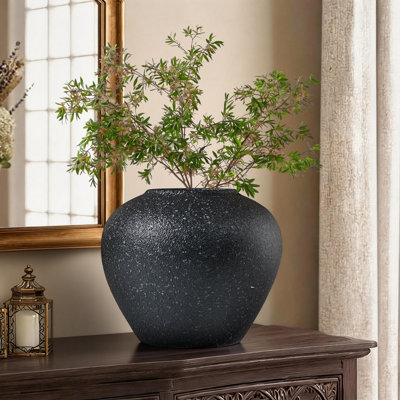 Vase de table en céramique fait à la main, texture granulaire et vase en céramique à finition mate avec glacis tacheté, texture naturelle simple et pièce de décor de style minimaliste