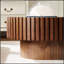 Table basse ovale moderne de 43,7 pouces, fabriquée à la main, avec un pied central robuste, idéale pour les petits espaces de vie et les bureaux.