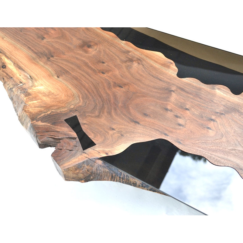 Table basse abstraite en bois massif