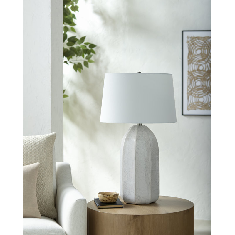 Alania Dhime Ceramic Table Lamp