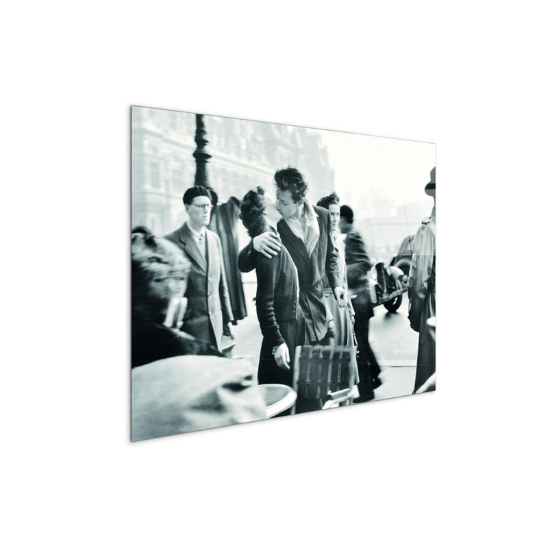 Kiss At The Hôtel De Ville, Paris 1950 58×78 Cm CrystalArt Acrylic Material Glass Effect, Frameless Panel, Lightweight Ready To Hang - No Frame Print on Plastic / Acrylic