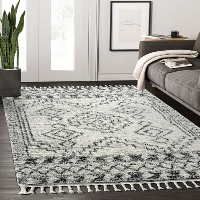 Alejandrina Geometric Indoor Rug