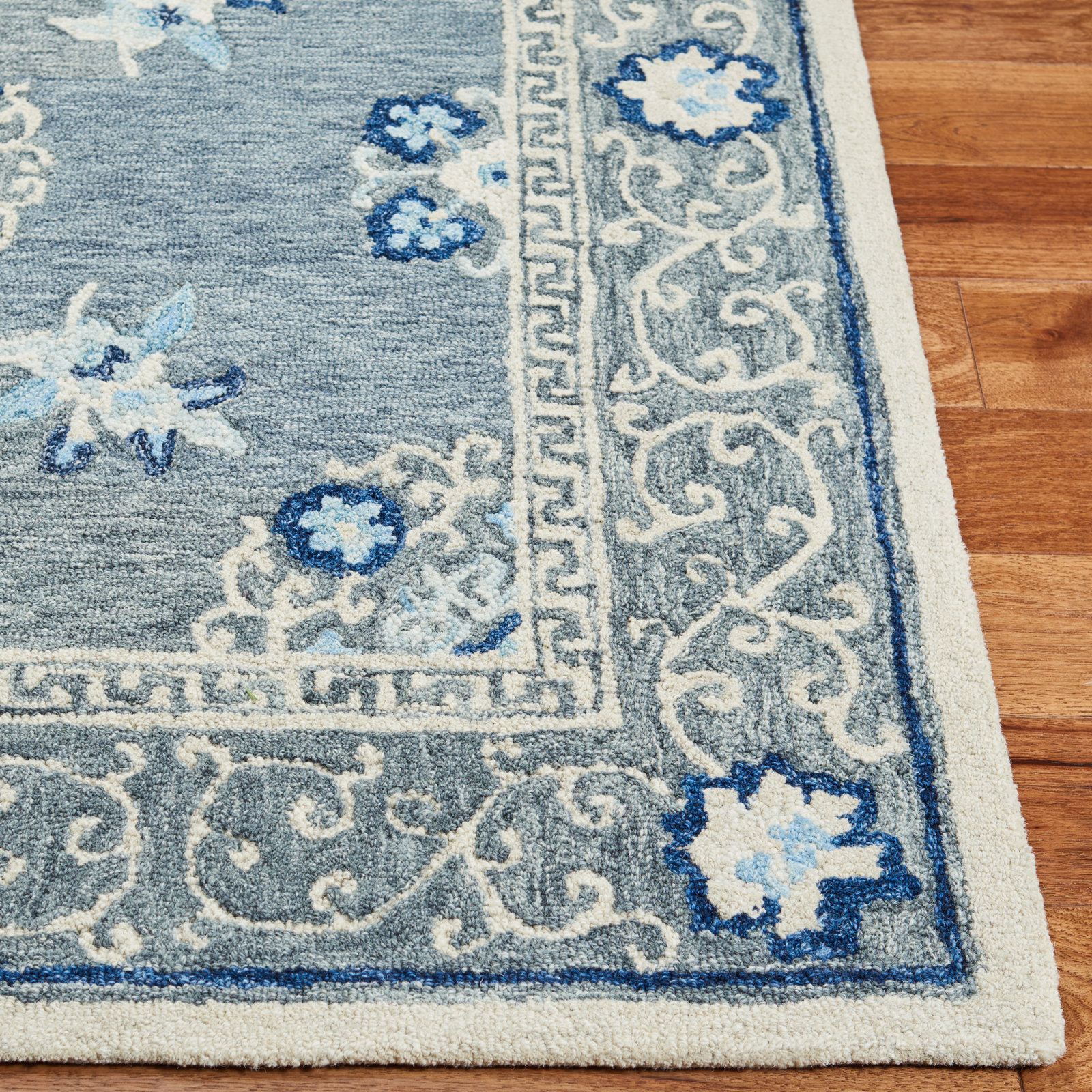 Akins Oriental Handmade Tufted Wool Gray/Ivory Area Rug, Rectangle 3' x 5'