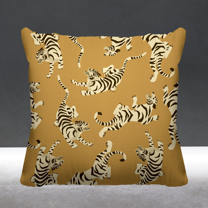 Coussin décoratif intérieur / extérieur Tigger Boho Tiger, L 17 po x H 17 po, Jaune