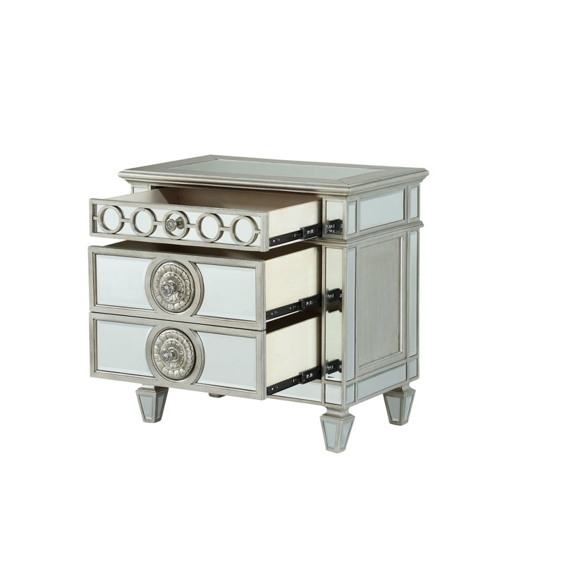Superbe table de chevet miroir en argent - détails géométriques