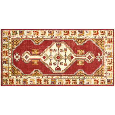Yastic One-of-a-Kind 2'6" x 4'11" Area Rug