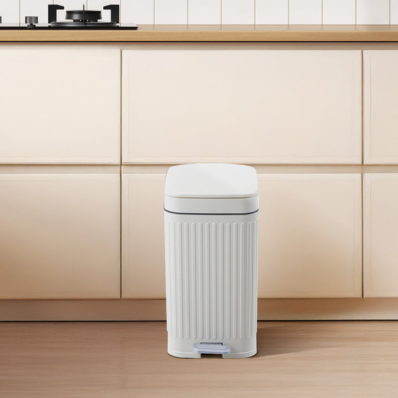 7 Litre Step On Waste Basket