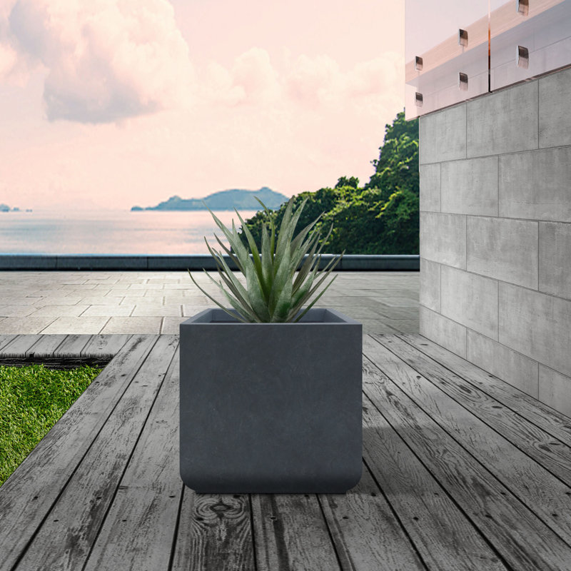 Pot Planter, 15" H x 15.7" W x 15.7" D