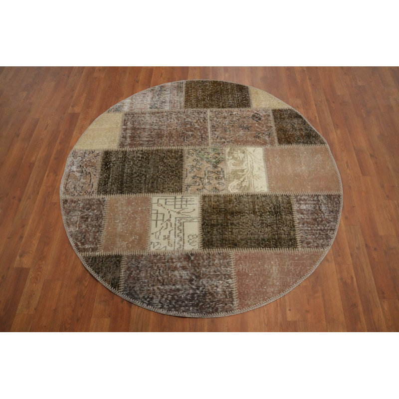 Elevate Your Room with This Unique Patchwork Round Area Rug 5x5