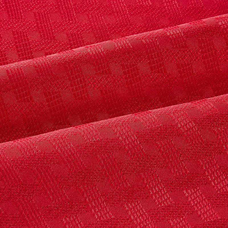 Motif rayé nervuré The Holiday Aisle®, 70 po x 70 po, Rouge