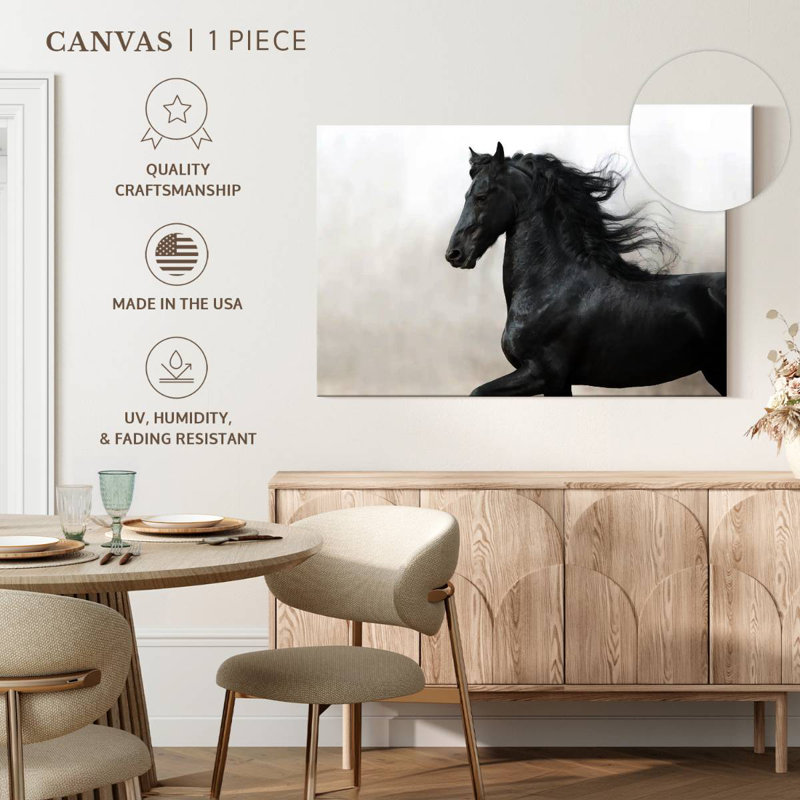 Cheval frison noir, H 34 po x l 51 po