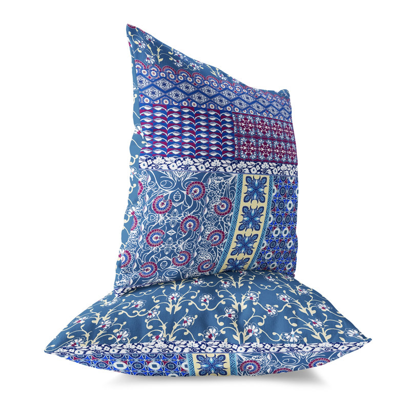 Housse et insert de coussin décoratif intérieur / extérieur Juleny, 26 po x 26 po, Bleu marine / rouge / vert