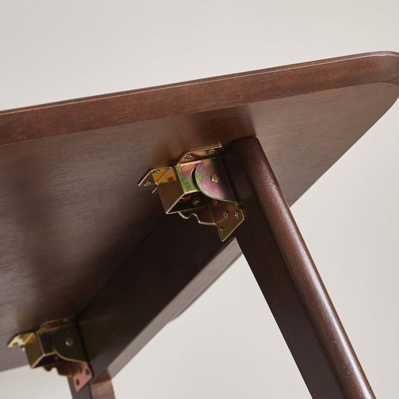 Table basse pliable peu encombrante avec rangement à deux niveaux