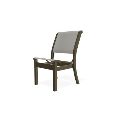 Chaise d'appoint empilable en polymère de qualité marine Leeward Sling