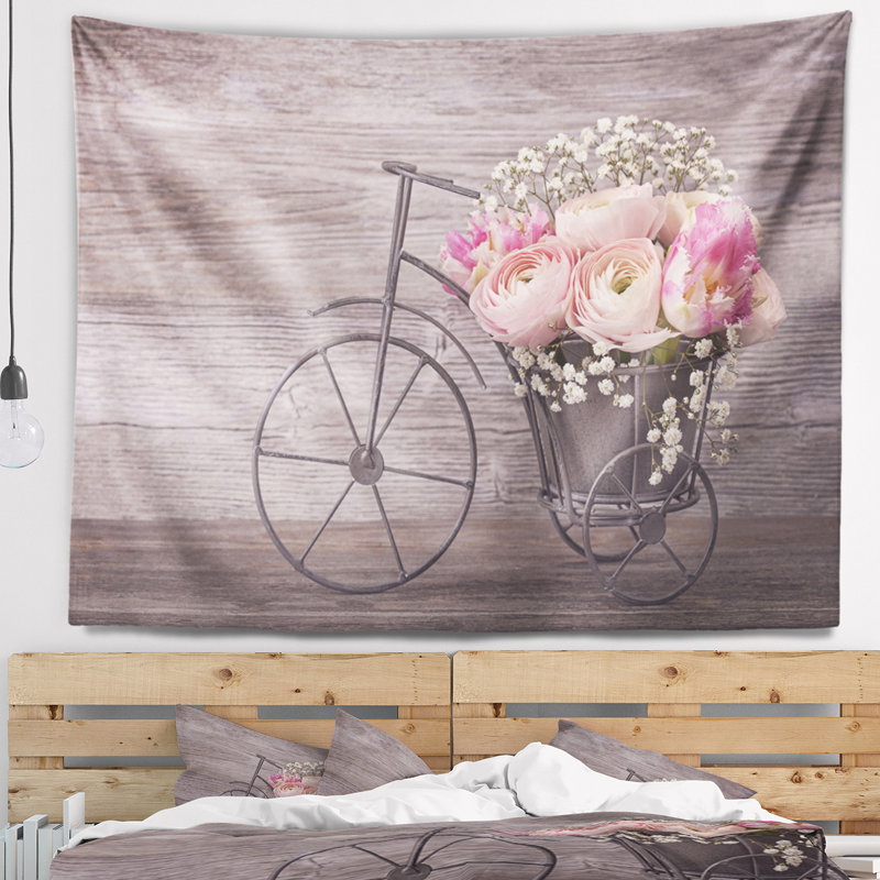 Ranunculus sur une tapisserie, H 78 po x l 92 po