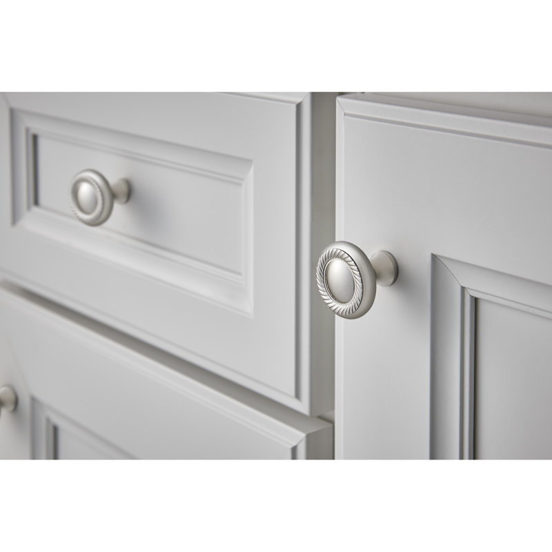 Swirl Cut 1 1/4" Diameter Round Knob, Brushed Satin Nickel