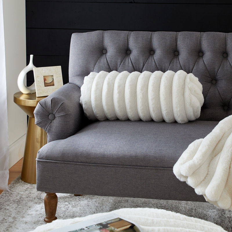 Coussin décoratif en fausse fourrure, H 6 po x l 16 po, Brun clair