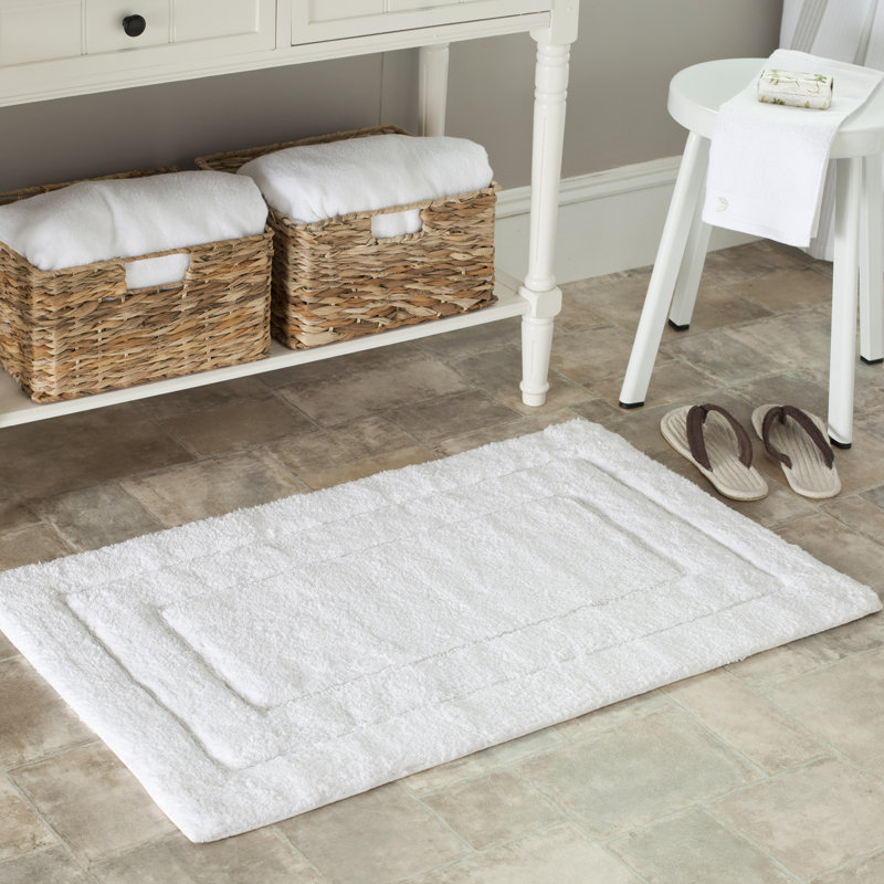 Tapis en coton touffeté à la main Amatista Bath, H 21 po x l 34 po, Blanc / Blanc