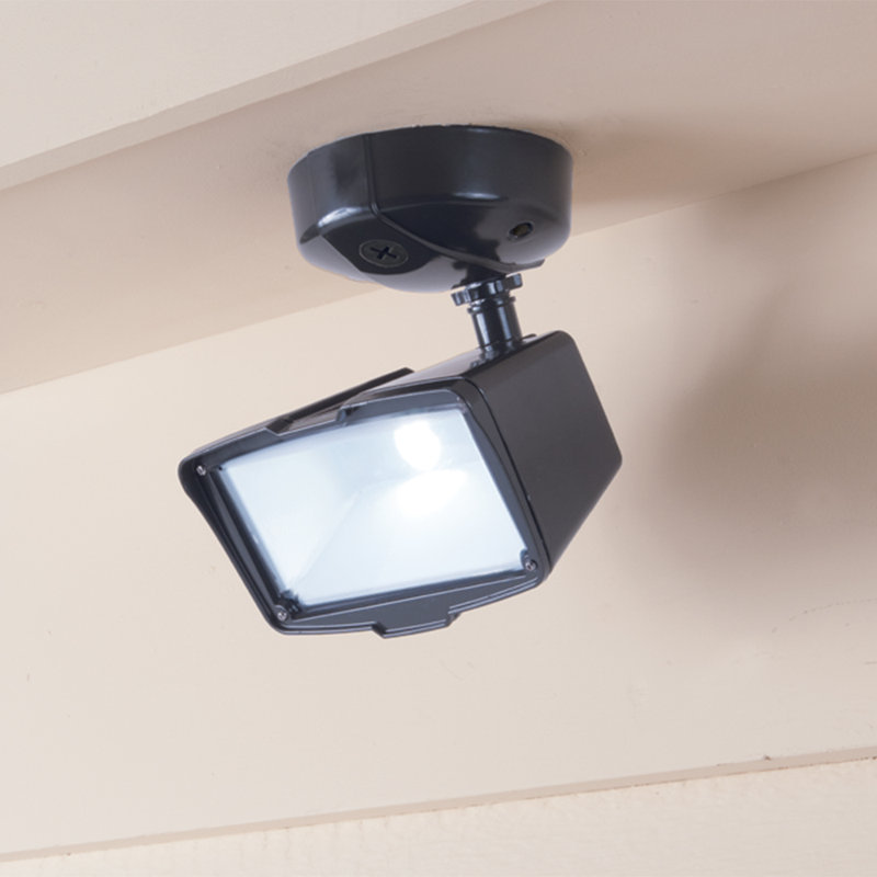 Large Head LED Outdoor Security Flood Light, Bronze