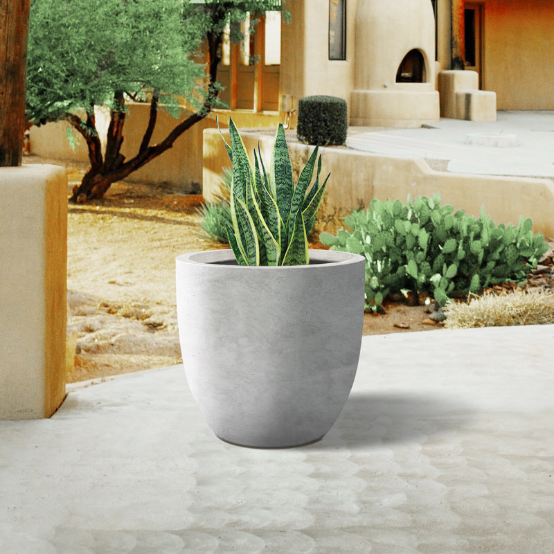 Pot à fleurs en béton Karola, Béton brut, 15,3 x 16,5 x 16,5