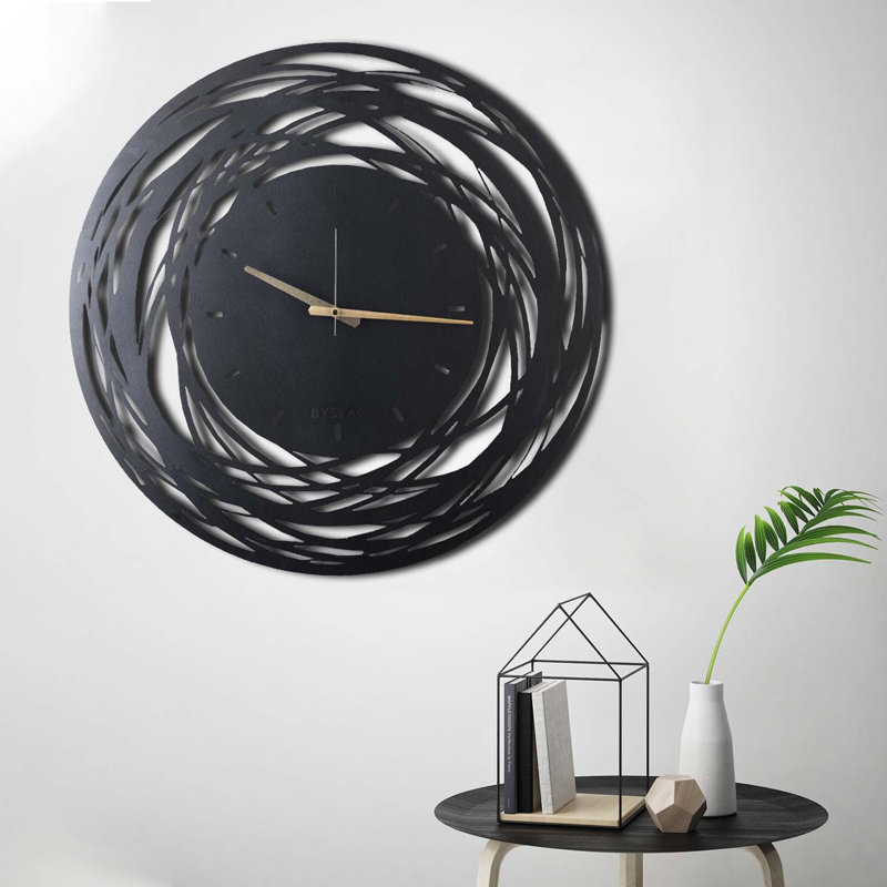 Horloge murale élégante en métal, noire, 27,6 po x 27,6 po | 100% métal, épaisseur: 0,08 pouce | Mécanisme silencieux, fixation murale facile, nécessite 1 pile AA (non incluse) | Décoration élégante pour toute pièce