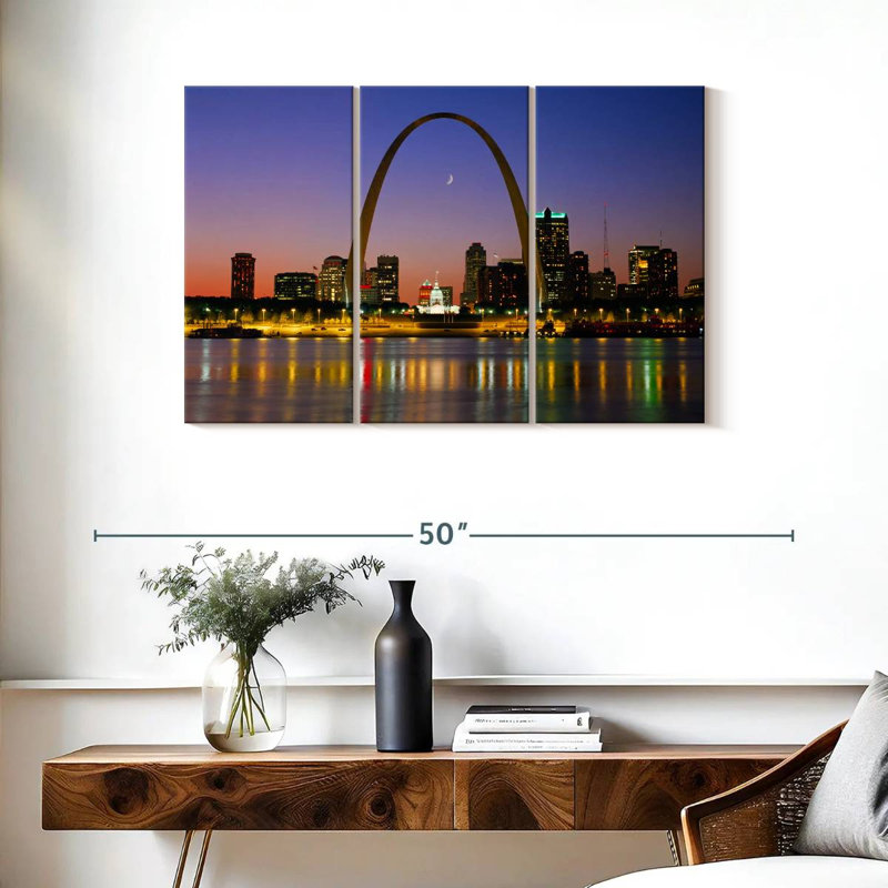 Rorry Gateway Arch At Twilight, 24" H x 38" W