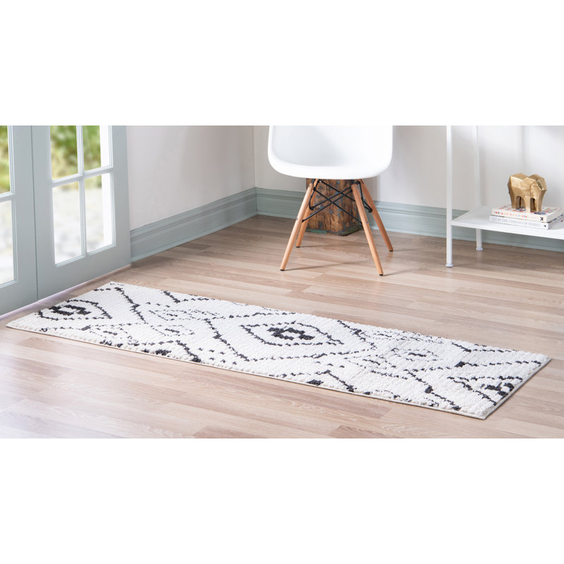 Idun Geometric Indoor Rug, Runner 2'2" x 6'1"