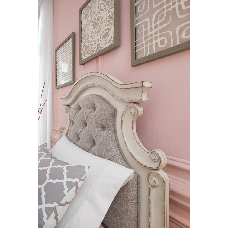 Mohn Upholstered Standard Bed