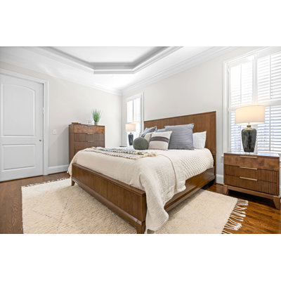 Manhattan Valley - Bed - Queen - Vintage Chestnut Finish