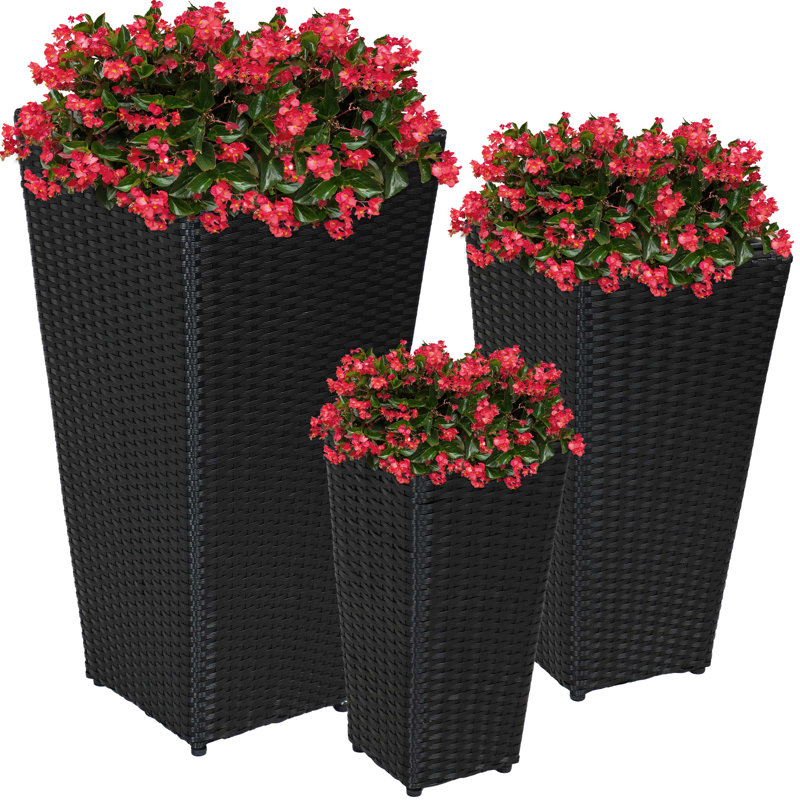 Assorted Square Black Polyrattan Outdoor Basket Planter with Liner 3-Count