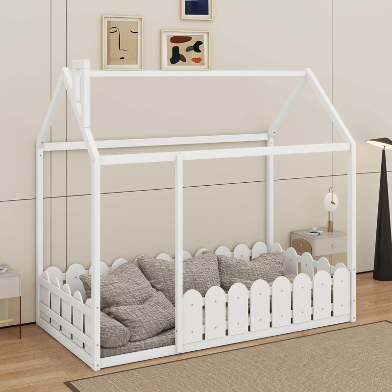 Lit simple en bois avec clôture, Blanc