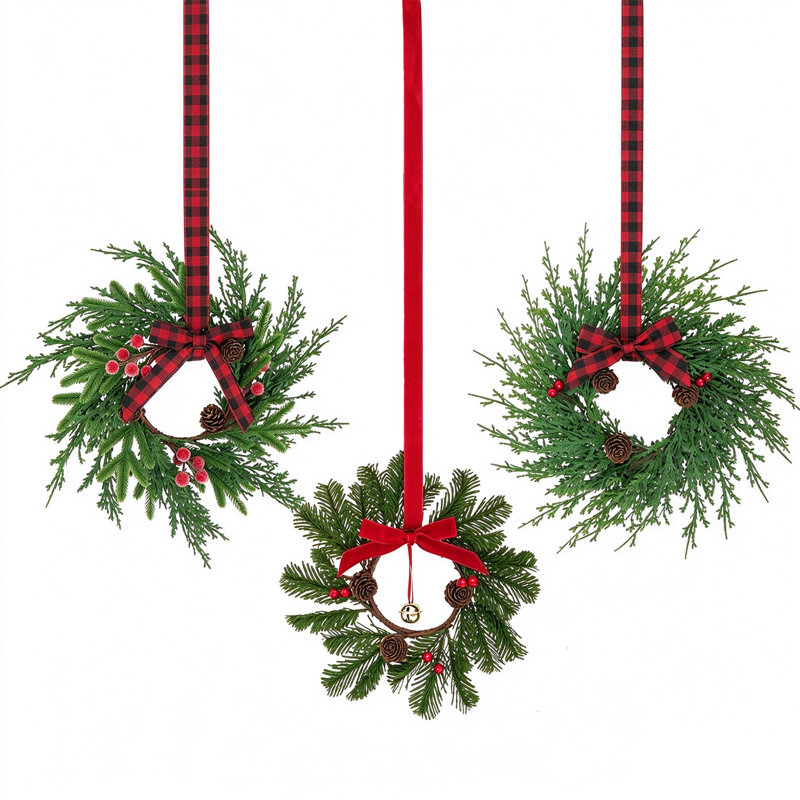 Paquet de 12 mini couronnes de Noël