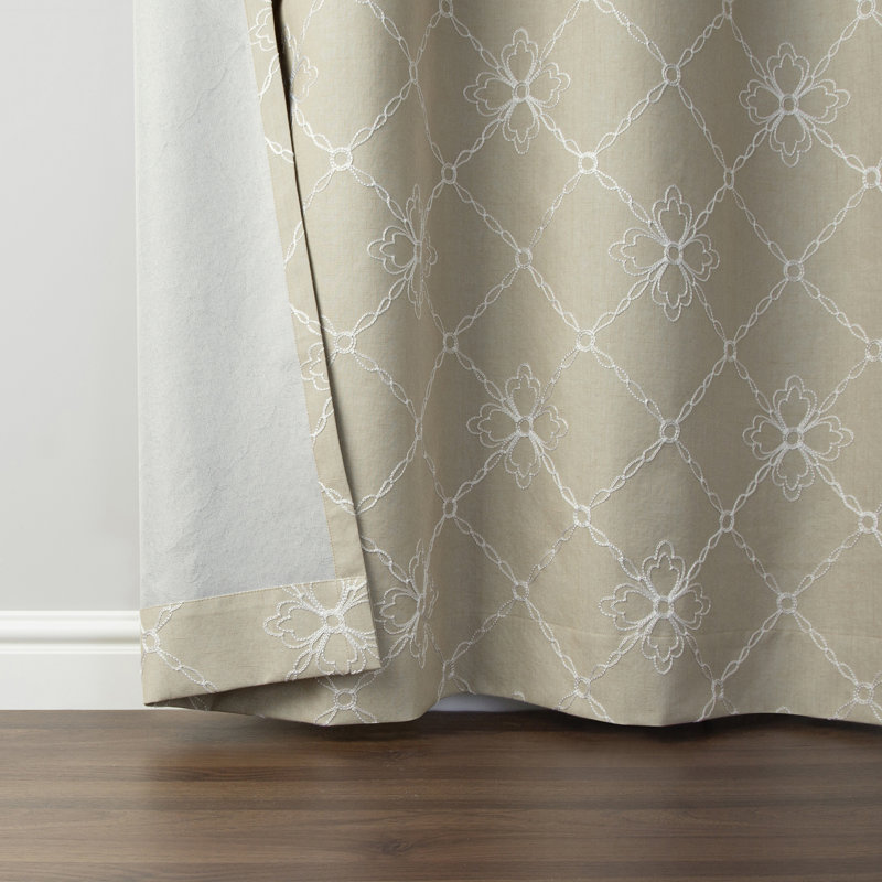 Panneau de rideau 100% occultant avec œillets Adria Trellis, Beige, 50" W x 84" L
