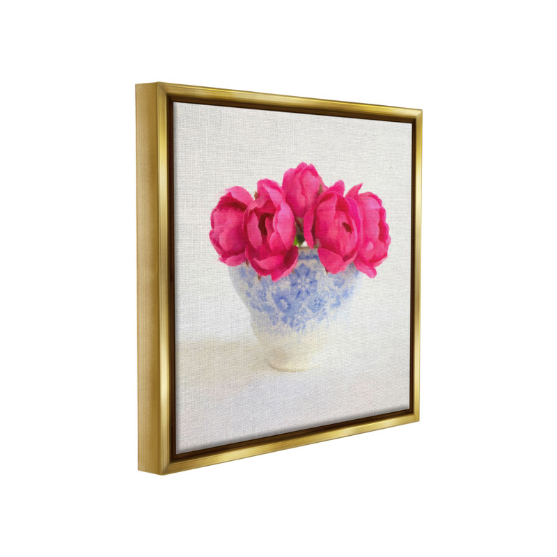 «Roses In Subtle Vase Floater Frame» sur, Cadre flottant métallique doré, H 25 po x l 25 po