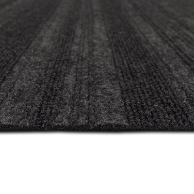 Carreau de tapis auto-adhésif en polyester de qualité supérieure 24 po x 24 po intérieur / extérieur (paquet de 15) (60 pieds carrés / boîte)