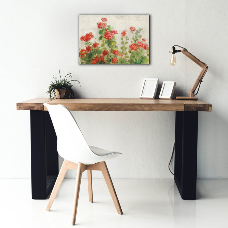  «Red Geraniums On White V2» par Danhui Nai, art mural sur toile, H 18 po x l 26 po